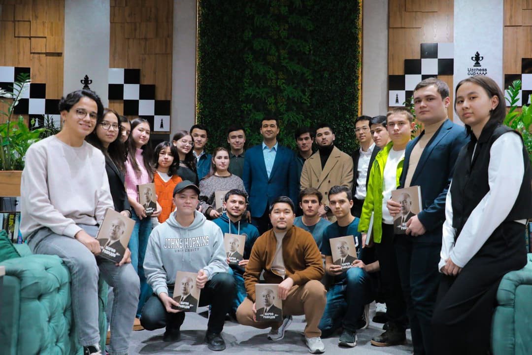 Agentlik rahbari bo'lajak yetakchilar bilan uchrashdi